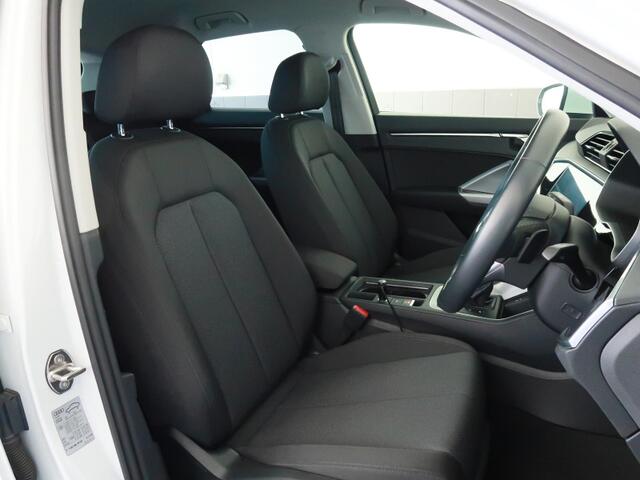 Audi Q3 6
