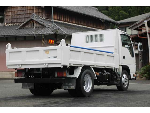 Isuzu Elf 11