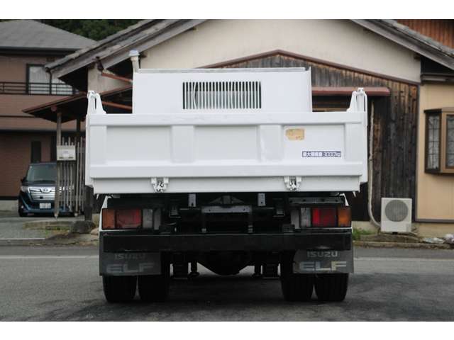 Isuzu Elf 12