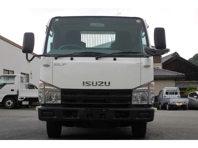 Isuzu Elf 4