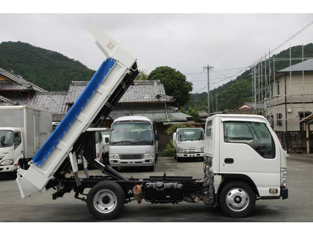 Isuzu Elf 7