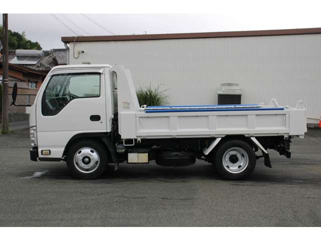 Isuzu Elf 8