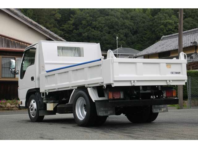 Isuzu Elf 10