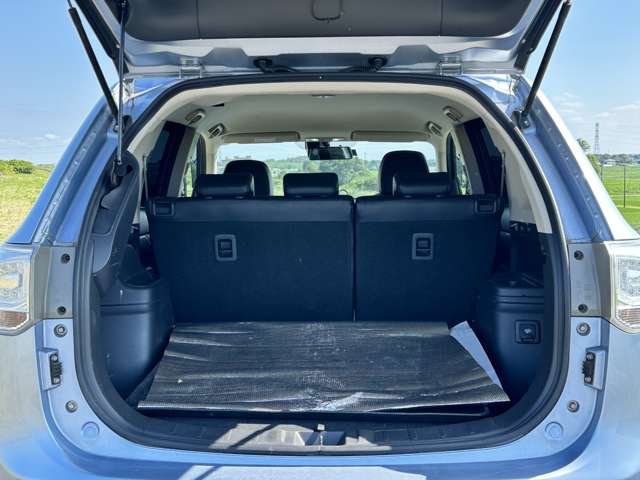 Mitsubishi Outlander PHEV 4