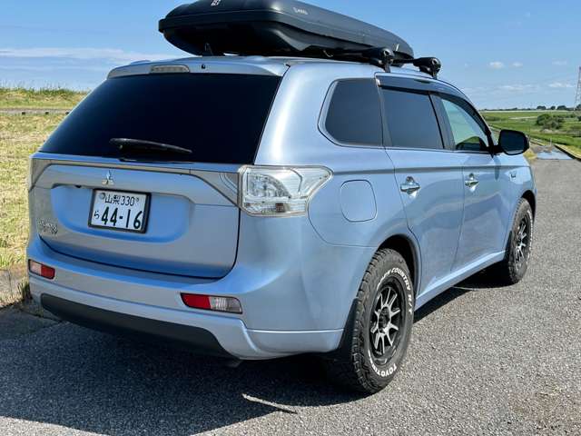 Mitsubishi Outlander PHEV 7