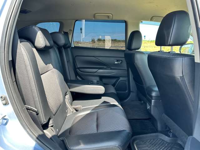 Mitsubishi Outlander PHEV 10