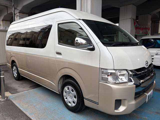 Toyota Hiace 2