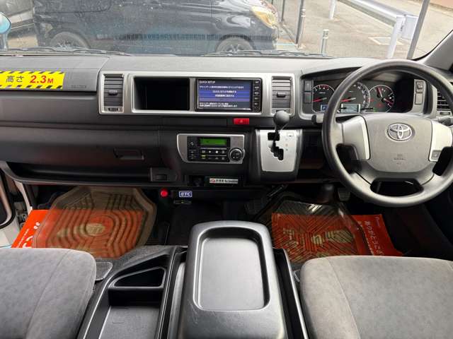 Toyota Hiace 5