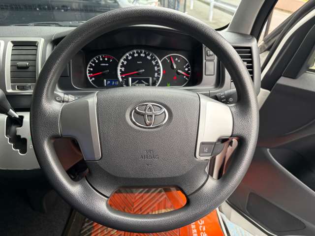Toyota Hiace 6
