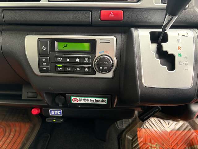 Toyota Hiace 10