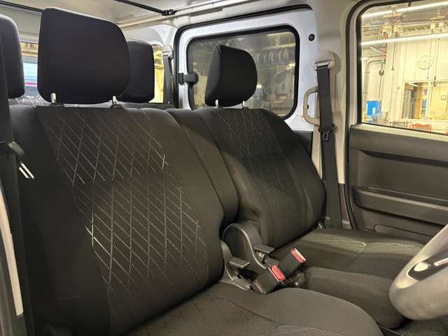 Daihatsu Atrai 4