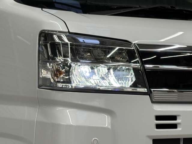 Daihatsu Atrai 7