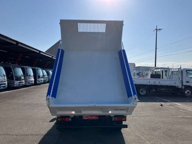 Mitsubishi Fuso Canter 8