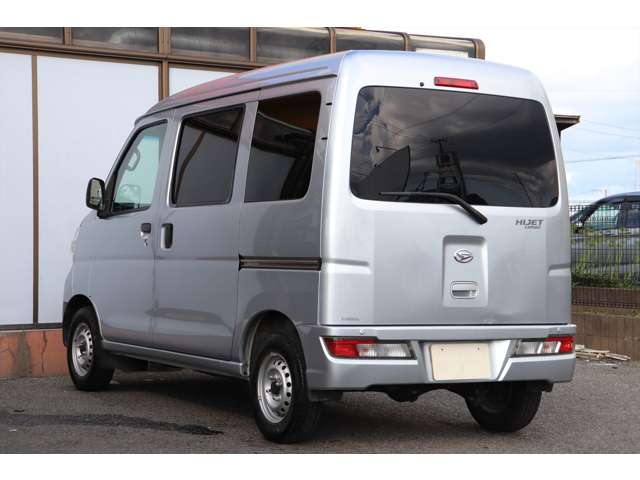 Daihatsu Hijet Cargo 4