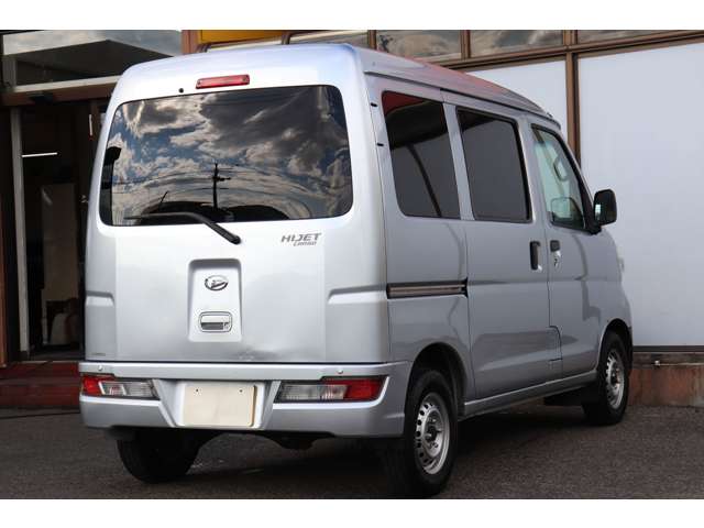 Daihatsu Hijet Cargo 5