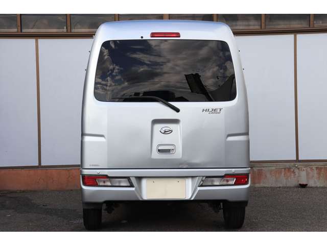 Daihatsu Hijet Cargo 6