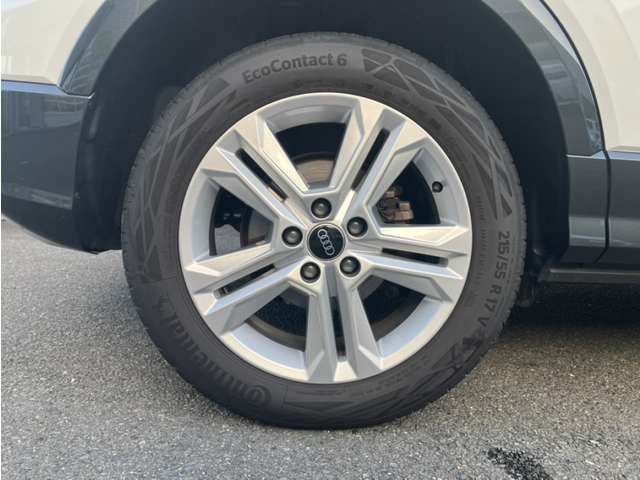 Audi Q2 8