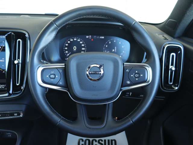 Volvo XC40 12