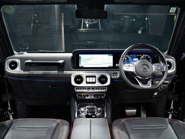 Mercedes-Benz G-Class 2