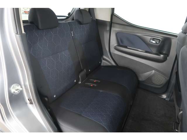 Mitsubishi eK X 9