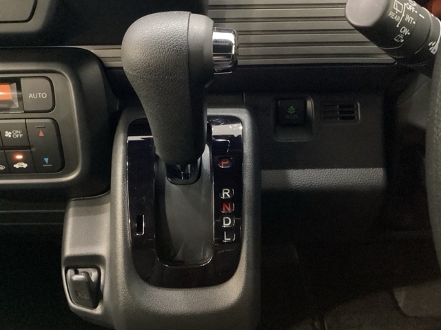 Honda N-VAN 10