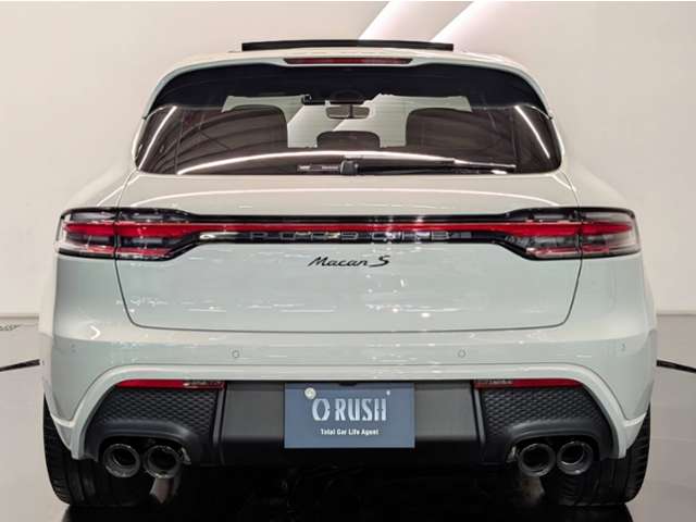Porsche Macan 4