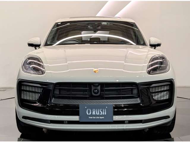 Porsche Macan 8