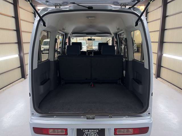 Daihatsu Hijet Cargo 4