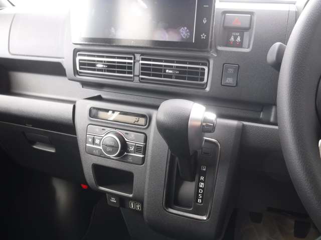 Daihatsu Atrai 6