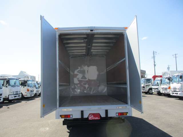 Mitsubishi Fuso Canter 8