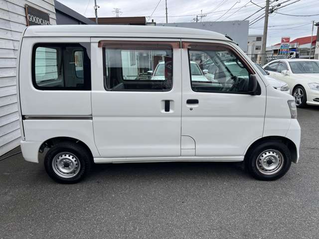 Daihatsu Hijet Cargo 11