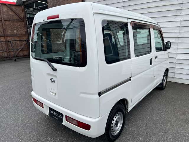 Daihatsu Hijet Cargo 12