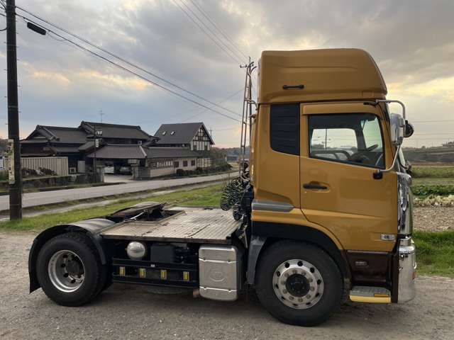 UD Trucks Quon 11