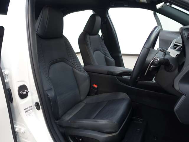 Lexus UX 6
