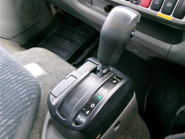 Hino Dutro 11