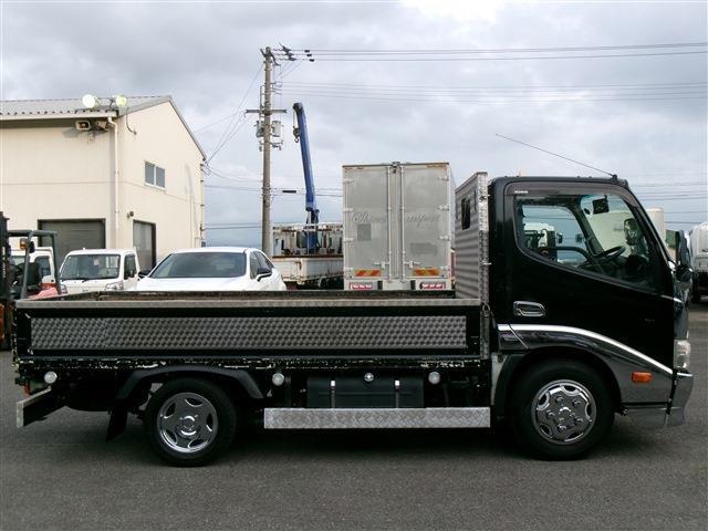 Hino Dutro 3