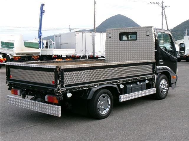 Hino Dutro 5
