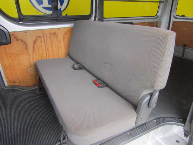 Toyota Hiace Van 8