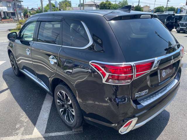 Mitsubishi Outlander PHEV 8