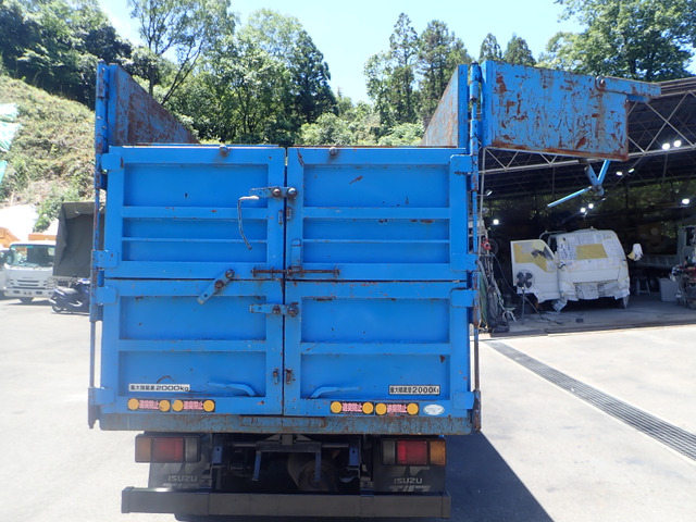 Isuzu Elf 7