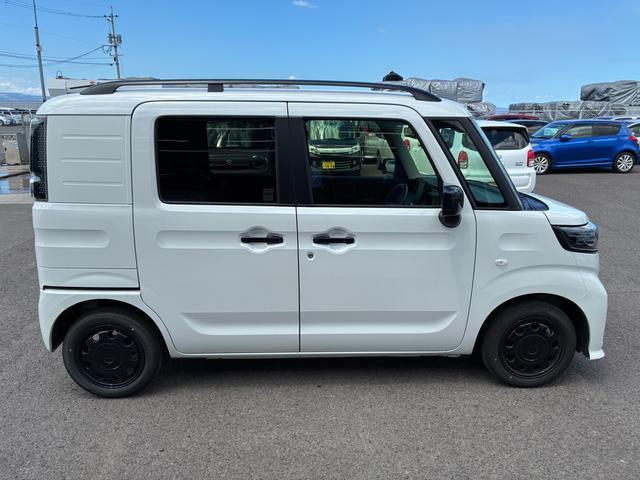 Suzuki Spacia Base 7