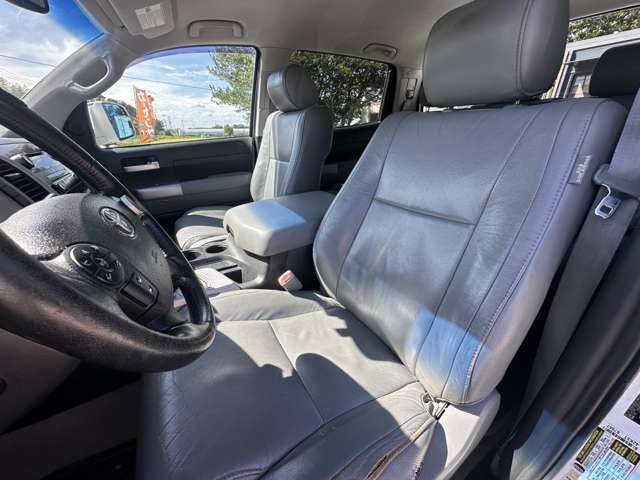 Toyota Tundra 8
