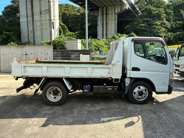 Mitsubishi Fuso Canter 4