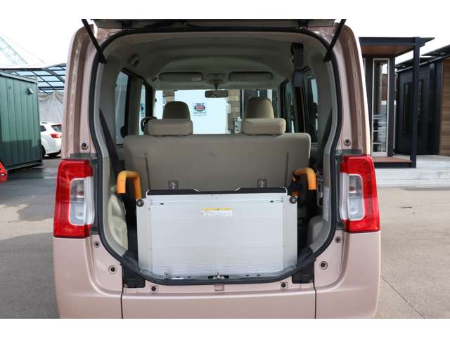 Daihatsu Tanto 12