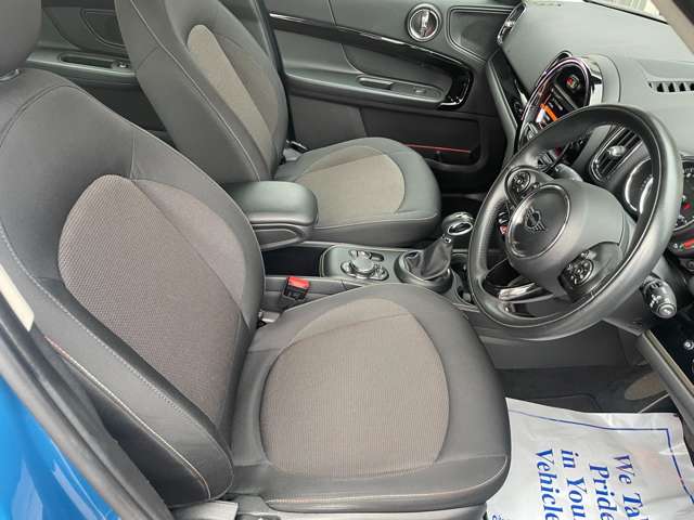 MINI Crossover 11