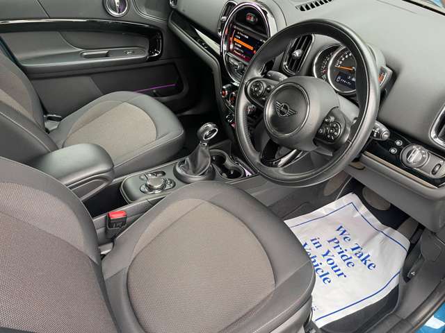 MINI Crossover 10