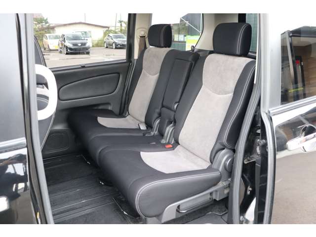 Nissan Serena 11