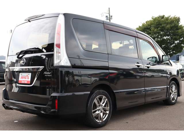 Nissan Serena 4