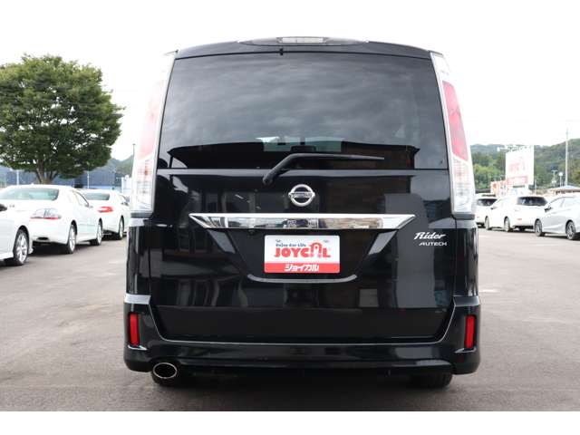 Nissan Serena 8