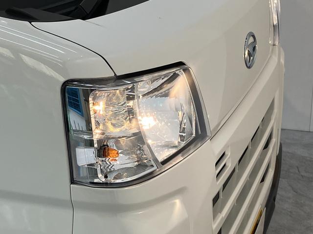 Daihatsu Hijet Cargo 11